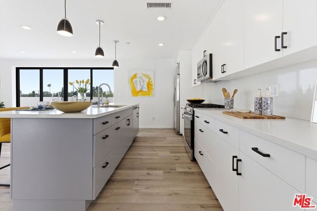 4138 Normal Avenue, Los Angeles, CA 90029