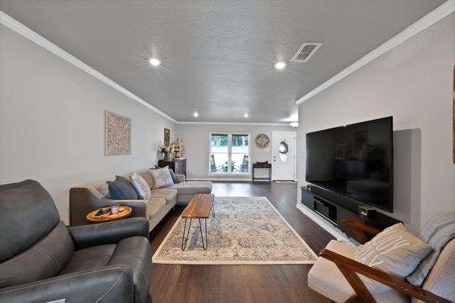 1700 Stagecoach Drive, Pantego, TX 76013