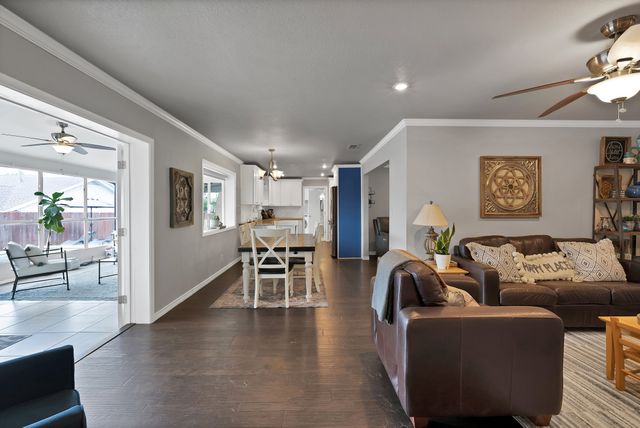 1700 Stagecoach Drive, Pantego, TX 76013