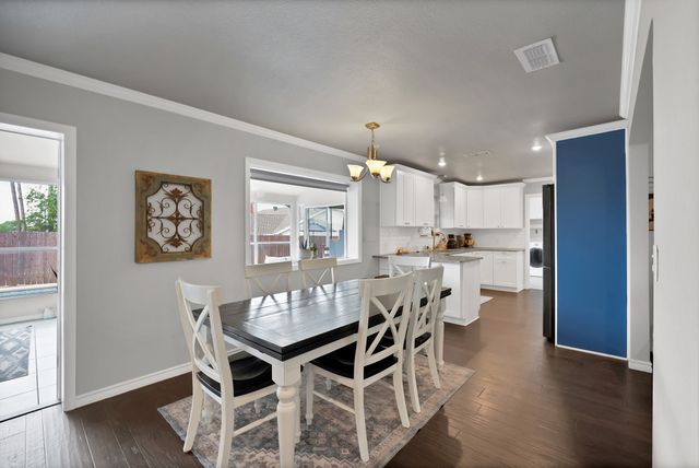 1700 Stagecoach Drive, Pantego, TX 76013