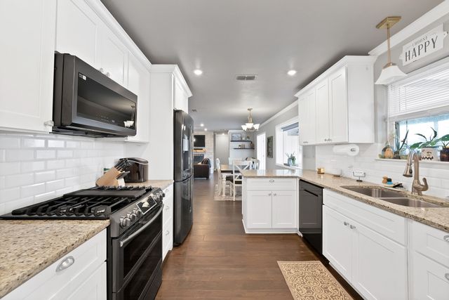 1700 Stagecoach Drive, Pantego, TX 76013