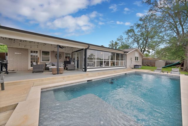 1700 Stagecoach Drive, Pantego, TX 76013