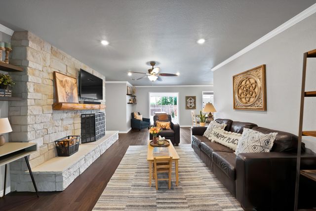 1700 Stagecoach Drive, Pantego, TX 76013