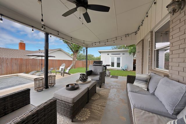1700 Stagecoach Drive, Pantego, TX 76013