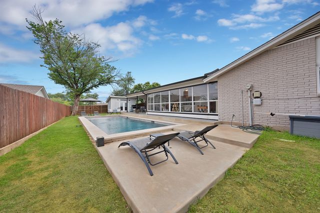 1700 Stagecoach Drive, Pantego, TX 76013