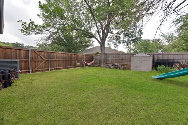 1700 Stagecoach Drive, Pantego, TX 76013