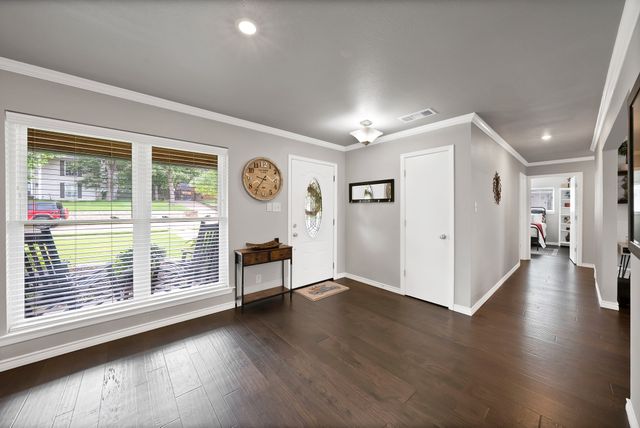 1700 Stagecoach Drive, Pantego, TX 76013