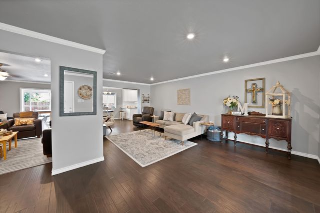 1700 Stagecoach Drive, Pantego, TX 76013