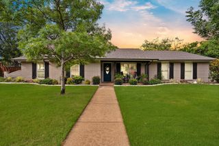 1700 Stagecoach Drive, Pantego, TX 76013