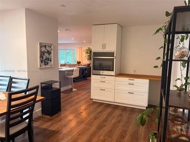 1760 SW 12th St, Boca Raton, FL 33486