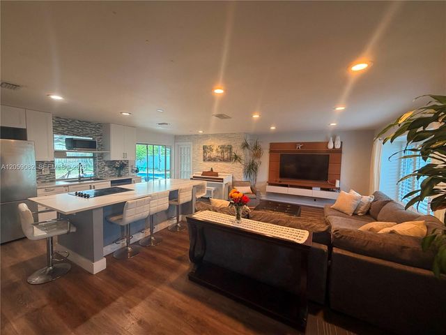 1760 SW 12th St, Boca Raton, FL 33486