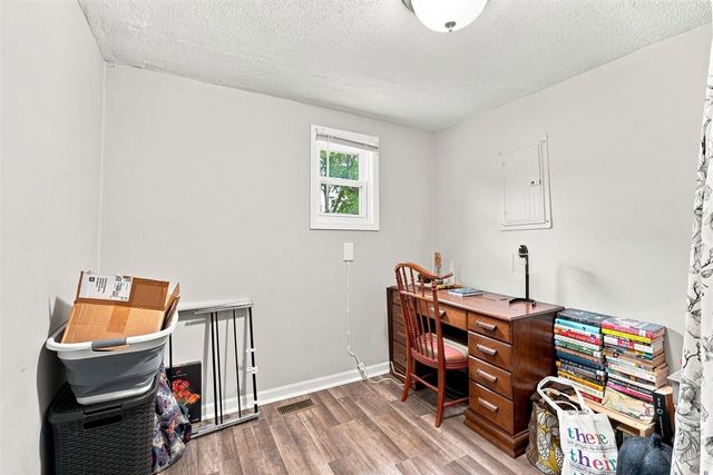 1975 Pearl Avenue, Warren, MI 48091