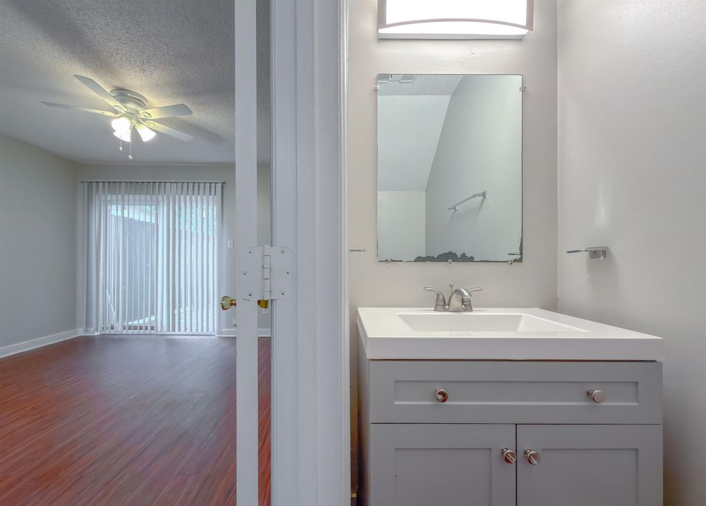 Image 16 of property listing at 3294 Nekoma Lane, Tallahassee, FL 32304