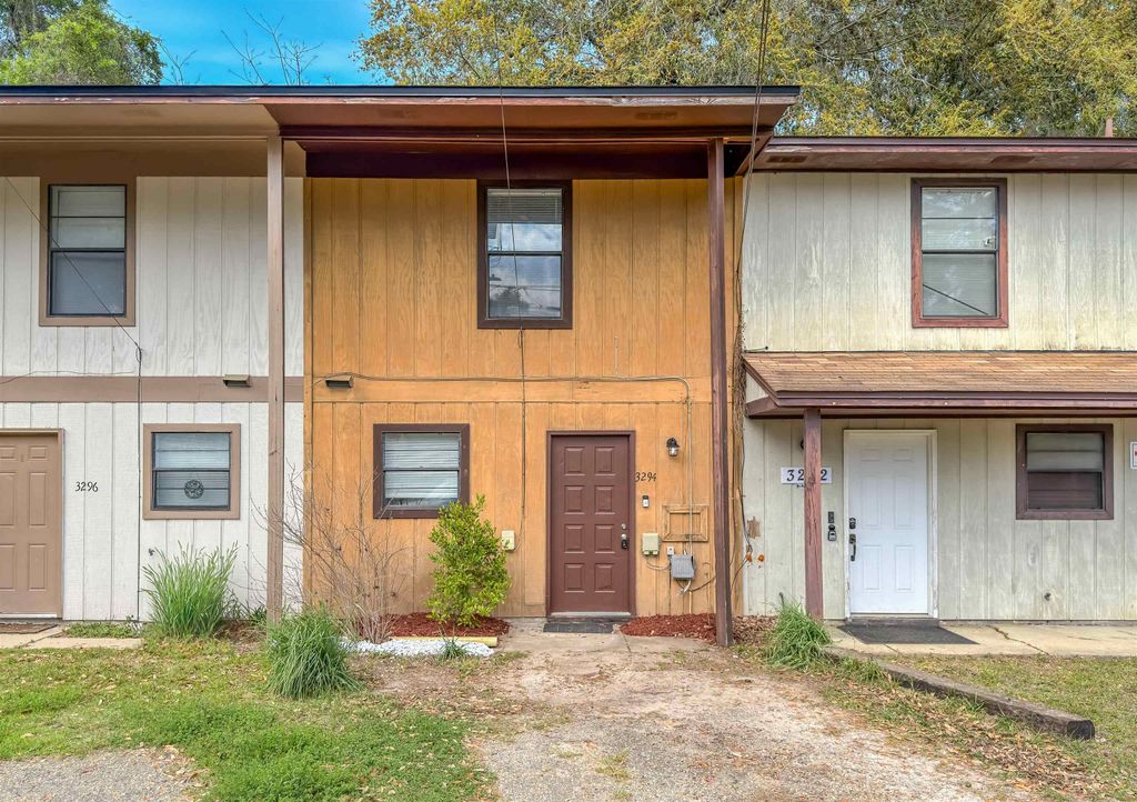 Image 2 of property listing at 3294 Nekoma Lane, Tallahassee, FL 32304