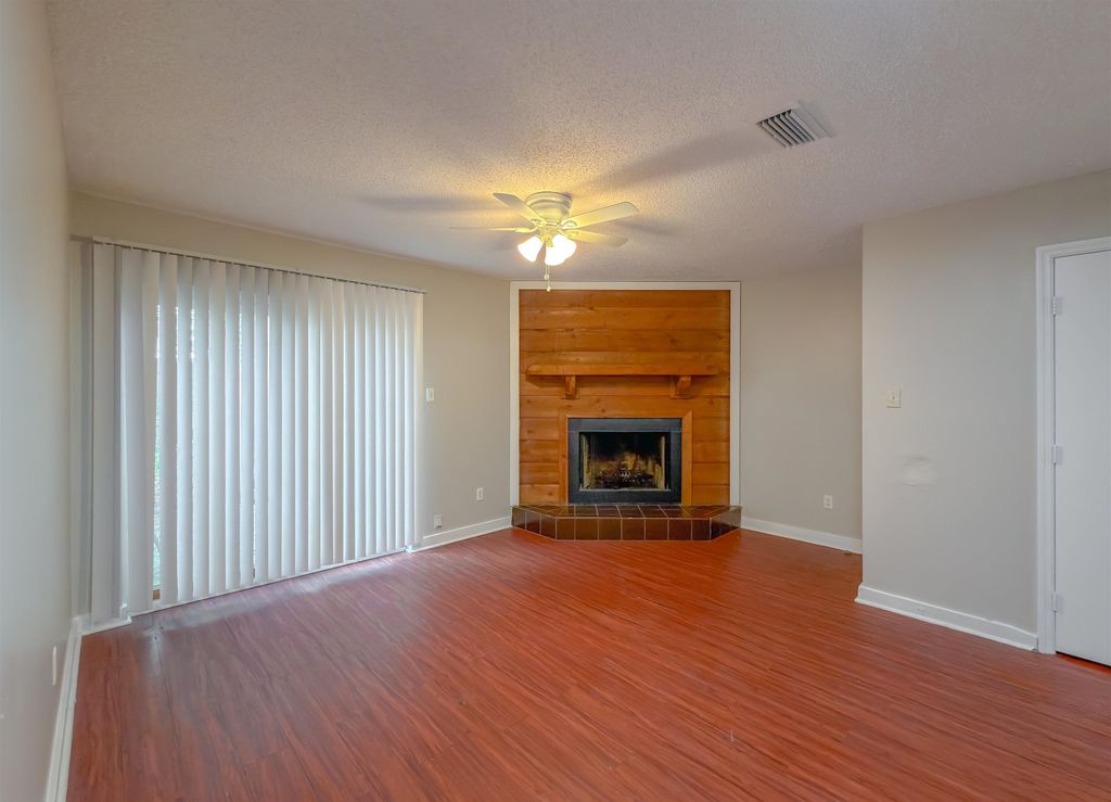 Image 3 of property listing at 3294 Nekoma Lane, Tallahassee, FL 32304