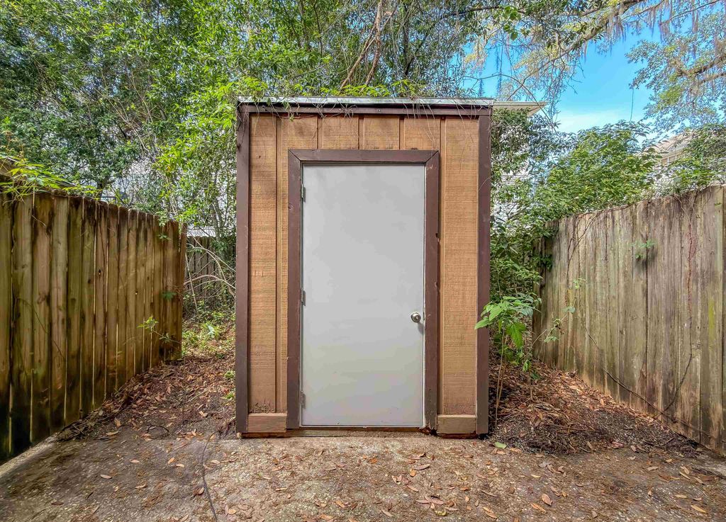 Image 33 of property listing at 3294 Nekoma Lane, Tallahassee, FL 32304