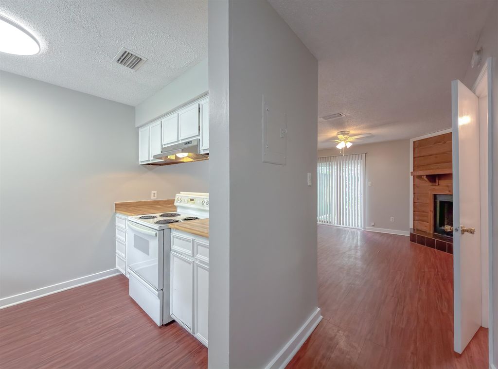 Image 8 of property listing at 3294 Nekoma Lane, Tallahassee, FL 32304