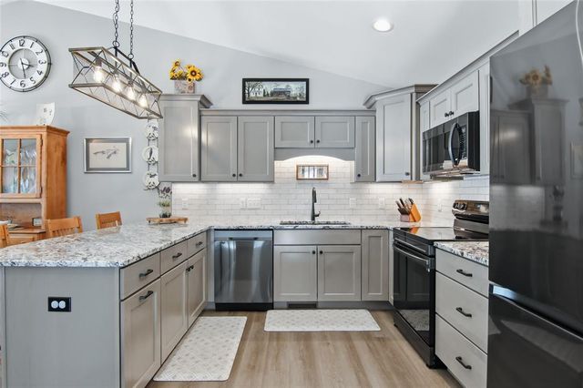 820 Willow Court, Eau Claire, WI 54703