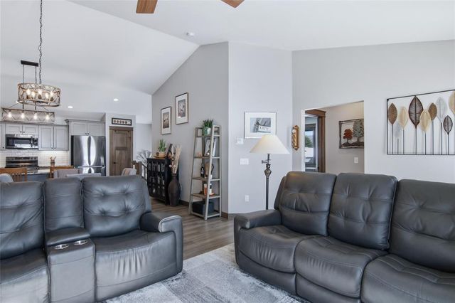 820 Willow Court, Eau Claire, WI 54703