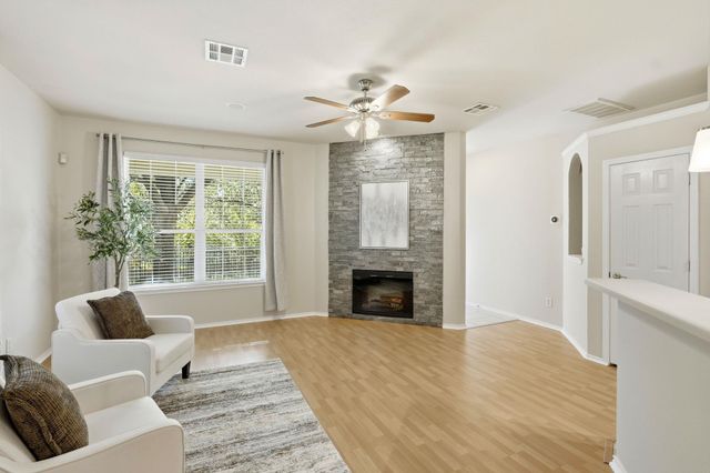 1900 Scofield Ridge PKWY 203, Austin, TX 78727