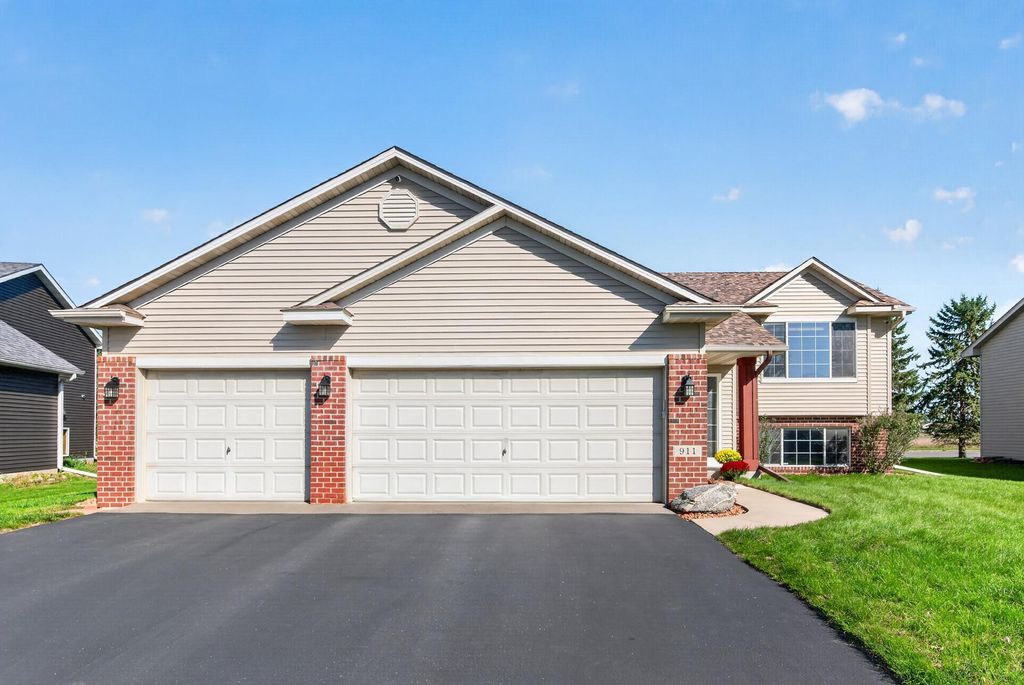 911 Cobblestone Lane, Belle Plaine, MN 56011 — photo 3