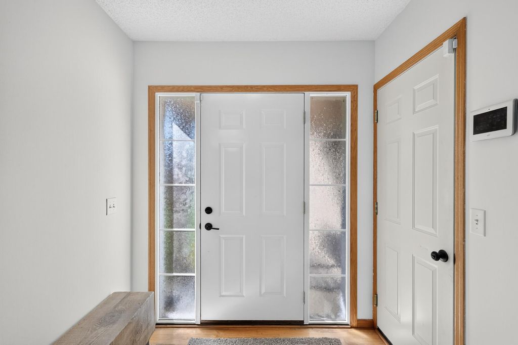 911 Cobblestone Lane, Belle Plaine, MN 56011 — photo 4