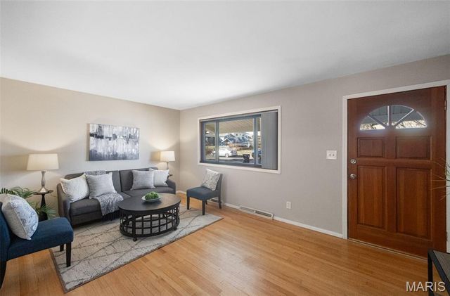 4200 Bordeaux Drive, St Louis, MO 63129