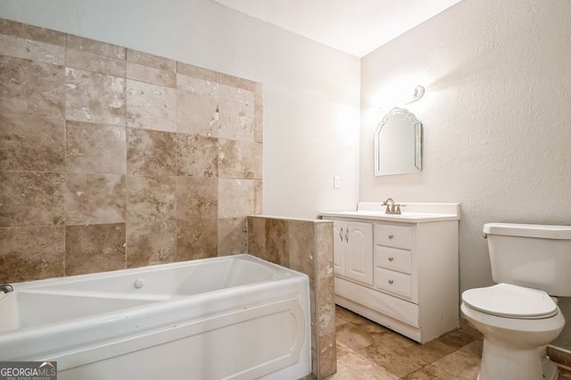 849 Wagon Wheel Circle, Fayetteville, GA 30214