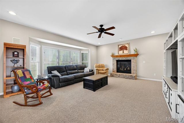 71 Harrisburg Court, St Peters, MO 63376