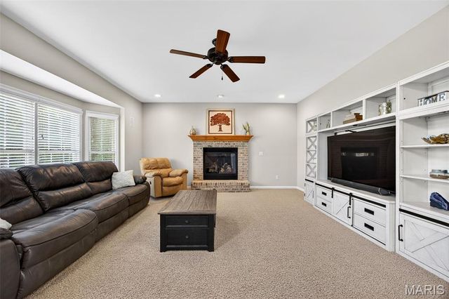 71 Harrisburg Court, St Peters, MO 63376