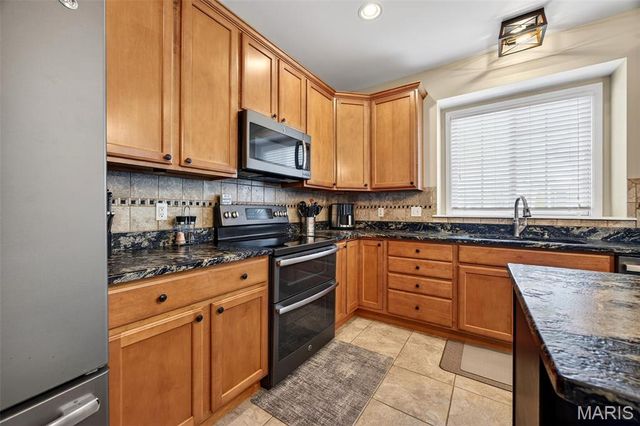 71 Harrisburg Court, St Peters, MO 63376