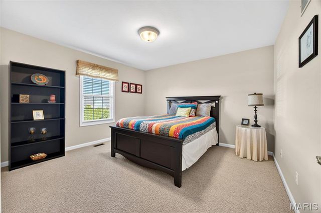 71 Harrisburg Court, St Peters, MO 63376