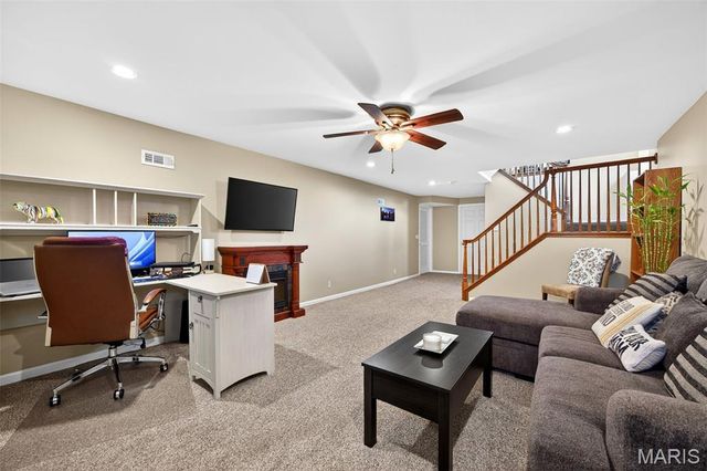 71 Harrisburg Court, St Peters, MO 63376