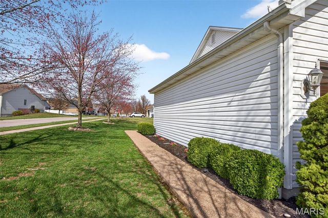 71 Harrisburg Court, St Peters, MO 63376