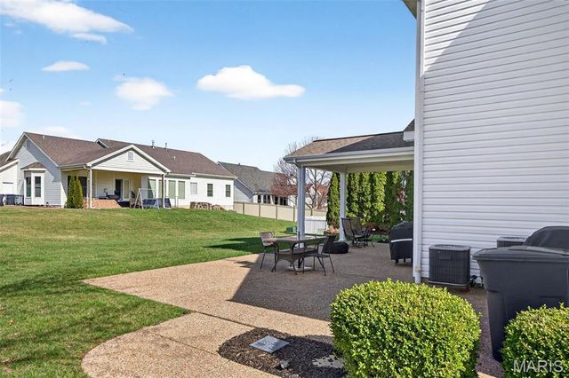 71 Harrisburg Court, St Peters, MO 63376