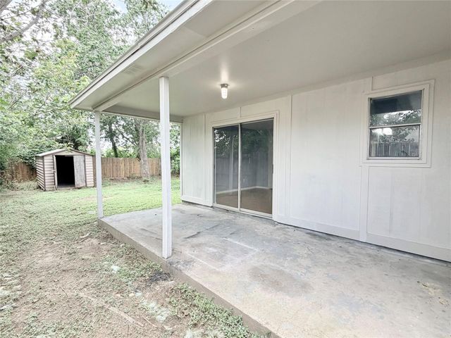 2612 4th Avenue N, Texas City, TX 77590