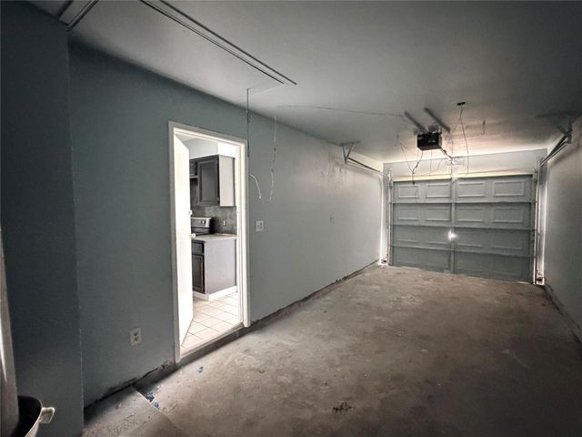 2612 4th Avenue N, Texas City, TX 77590