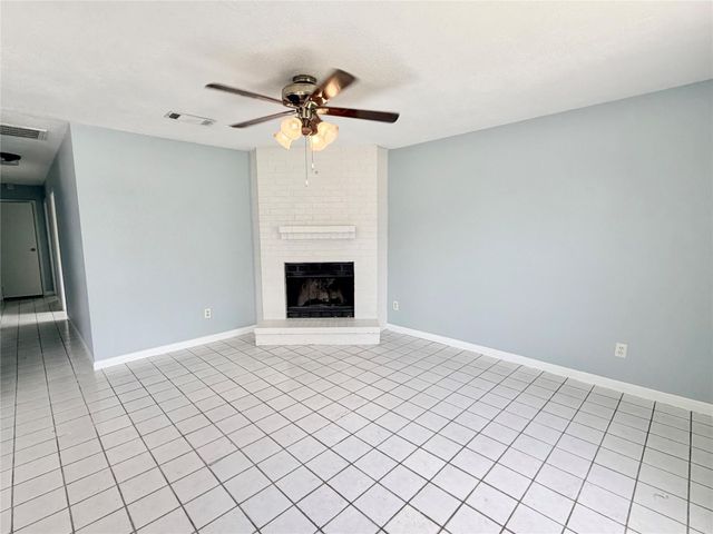 2612 4th Avenue N, Texas City, TX 77590