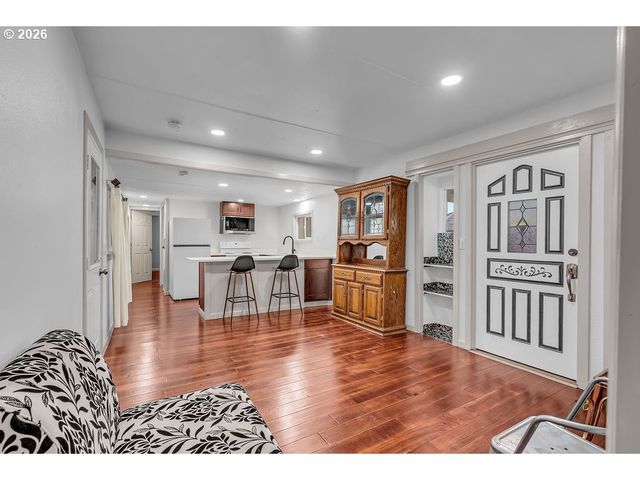 11803 Se DIVISION St 38, Portland, OR 97266