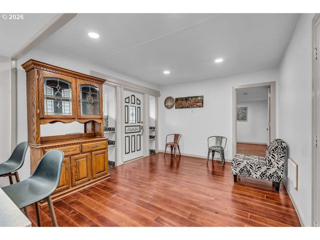 11803 Se DIVISION St 38, Portland, OR 97266