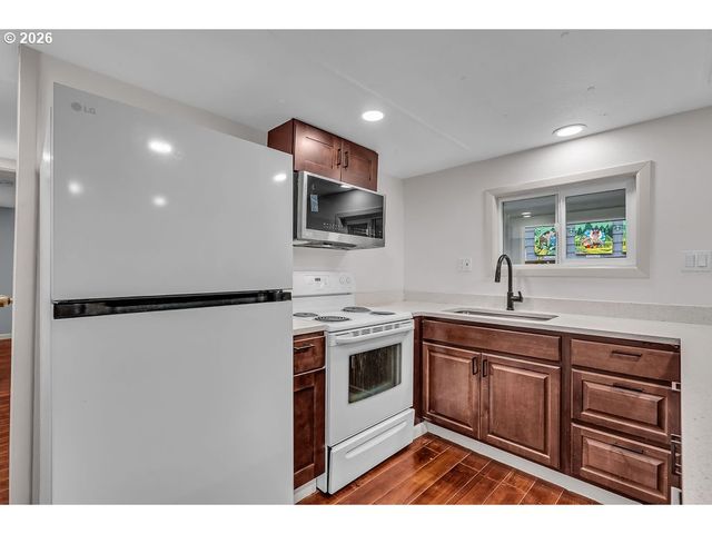 11803 Se DIVISION St 38, Portland, OR 97266