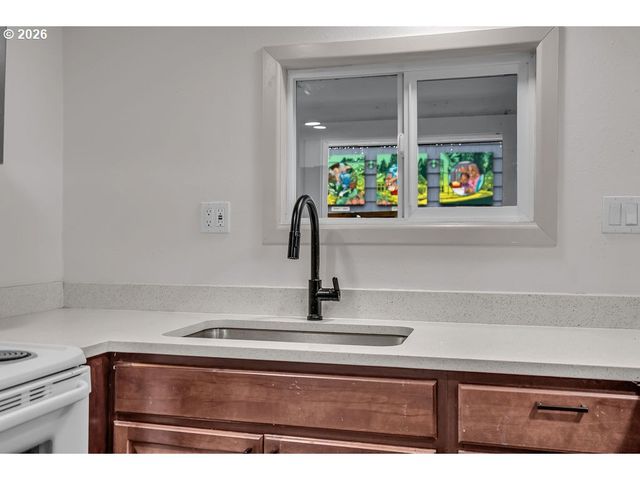 11803 Se DIVISION St 38, Portland, OR 97266
