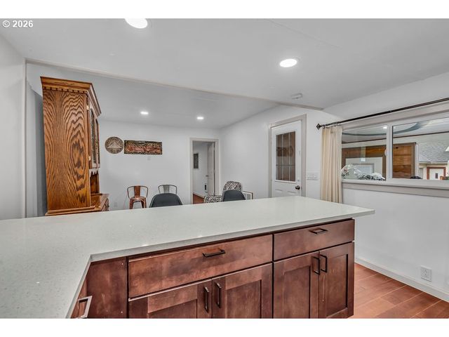 11803 Se DIVISION St 38, Portland, OR 97266