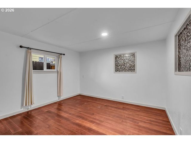 11803 Se DIVISION St 38, Portland, OR 97266