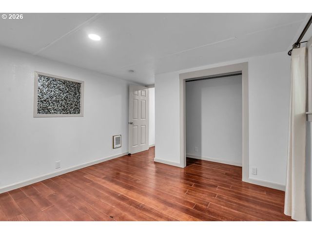 11803 Se DIVISION St 38, Portland, OR 97266