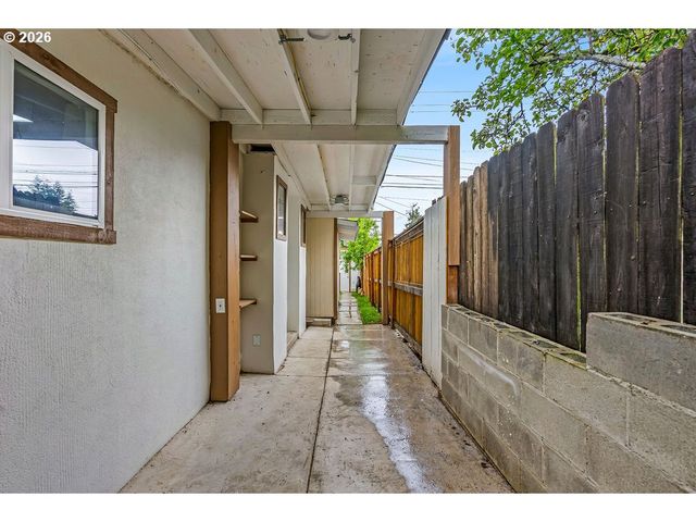 11803 Se DIVISION St 38, Portland, OR 97266