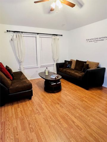 313 Havenwood Lane, Garland, TX 75043