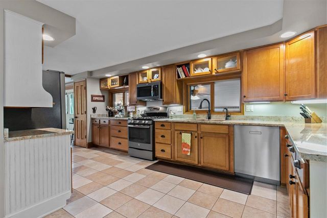 1631 ROYALTON STREET, Waupaca, WI 54981
