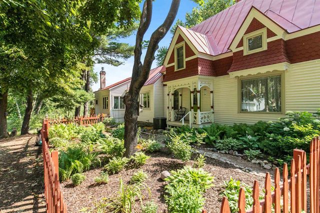 1631 ROYALTON STREET, Waupaca, WI 54981