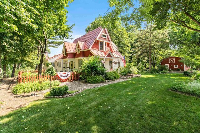 1631 ROYALTON STREET, Waupaca, WI 54981